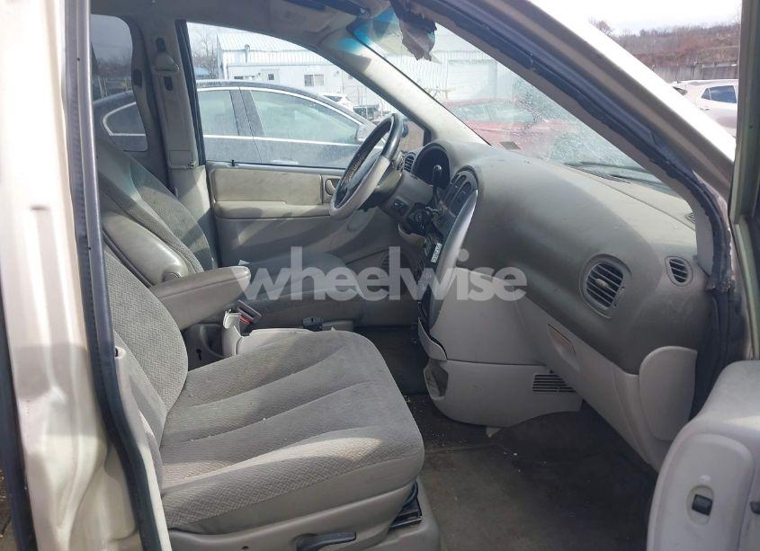 Photo 5 of 2005 Chrysler Town & COUNTRY TOURING (VIN 2C8GP54L05R465966)