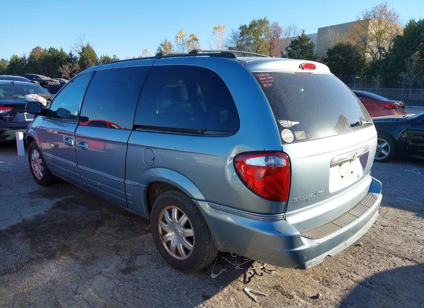 Photo 3 of 2005 Chrysler Town & COUNTRY TOURING (VIN 2C8GP54L25R131969)