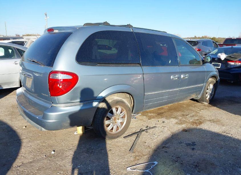 Photo 4 of 2005 Chrysler Town & COUNTRY TOURING (VIN 2C8GP54L25R131969)
