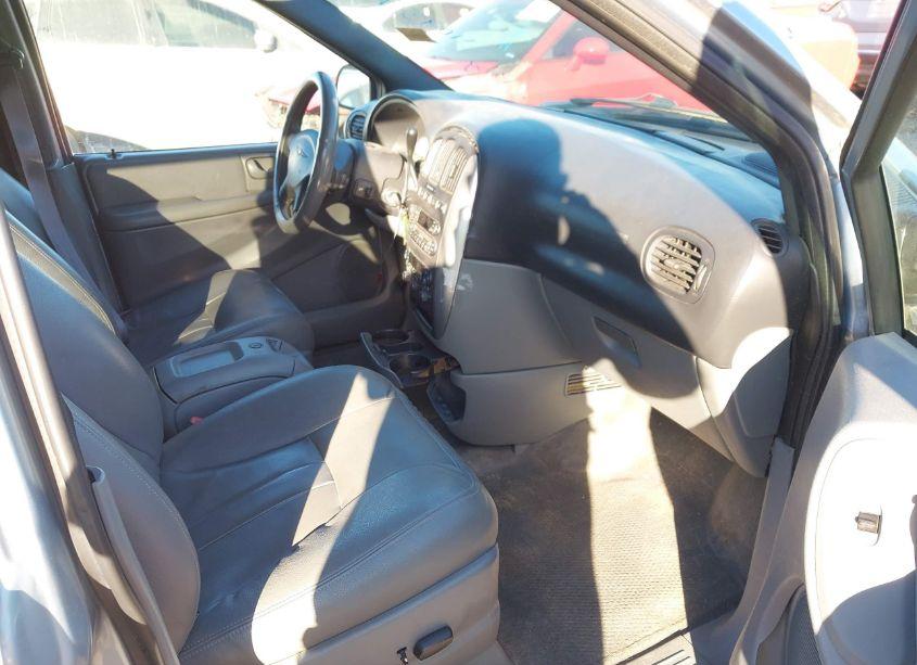 Photo 5 of 2005 Chrysler Town & COUNTRY TOURING (VIN 2C8GP54L25R131969)