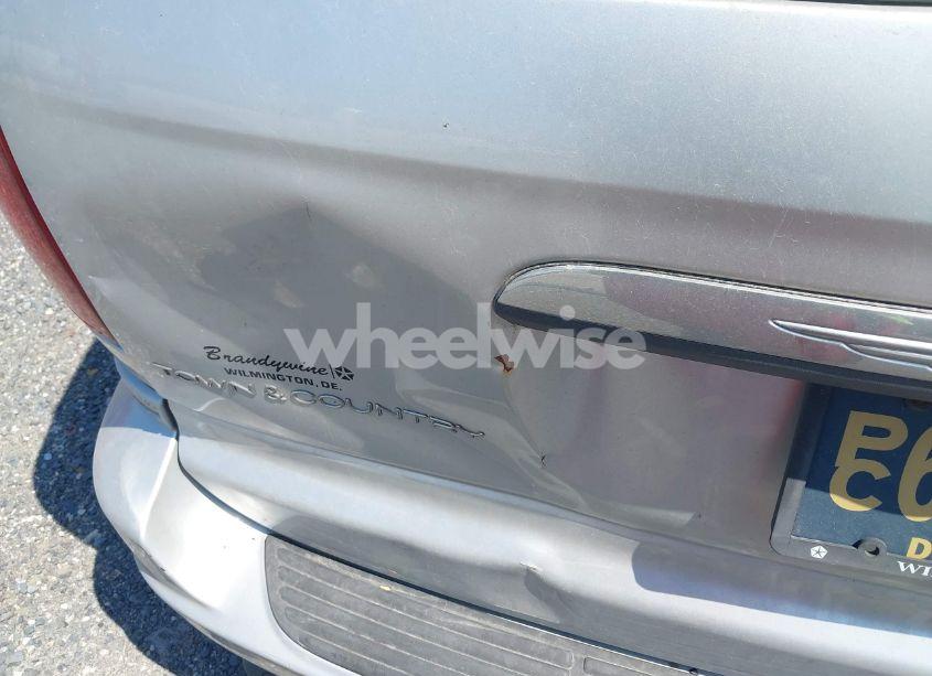 Photo 6 of 2005 Chrysler Town & COUNTRY TOURING (VIN 2C8GP54L25R501589)