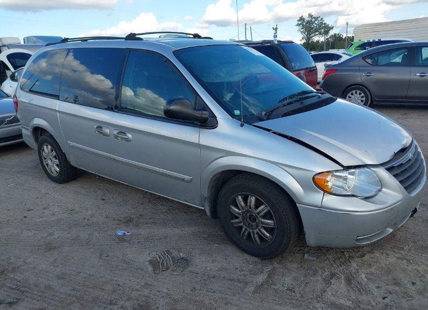 2005 Chrysler Town & COUNTRY TOURING (VIN 2C8GP54L45R142794) main photo