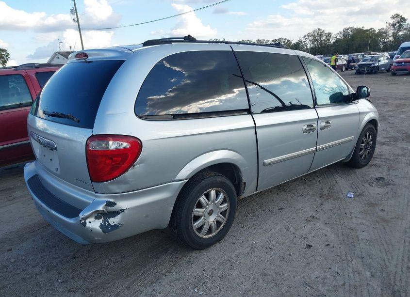 Photo 4 of 2005 Chrysler Town & COUNTRY TOURING (VIN 2C8GP54L45R142794)