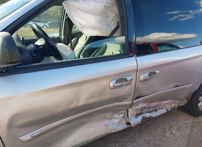 Photo 6 of 2005 Chrysler Town & COUNTRY TOURING (VIN 2C8GP54L45R142794)