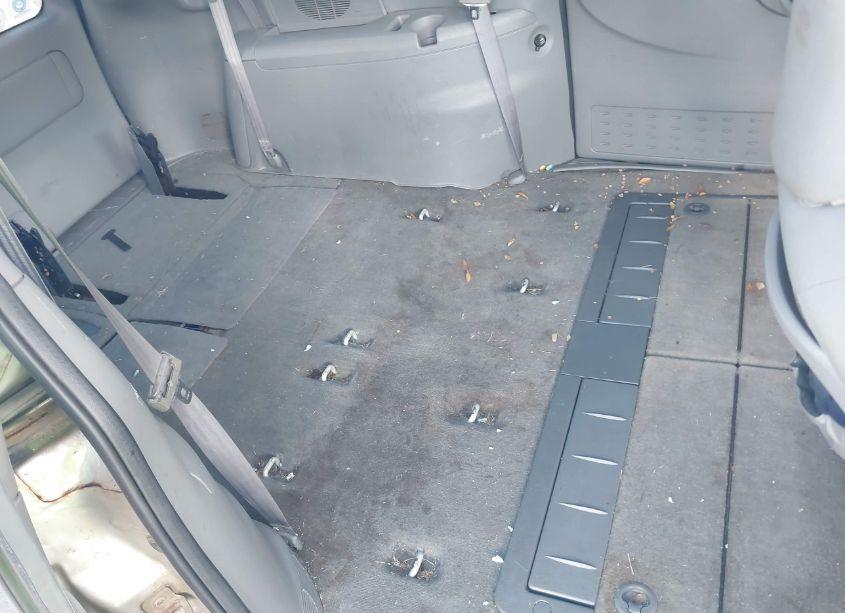 Photo 8 of 2005 Chrysler Town & COUNTRY TOURING (VIN 2C8GP54L45R142794)