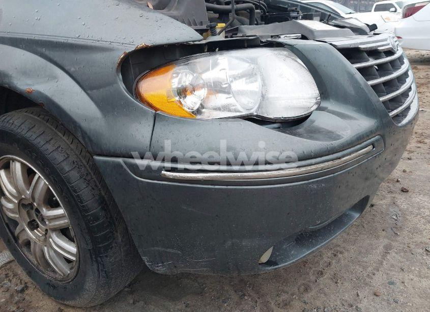 Photo 6 of 2005 Chrysler Town & COUNTRY TOURING (VIN 2C8GP54L45R155996)