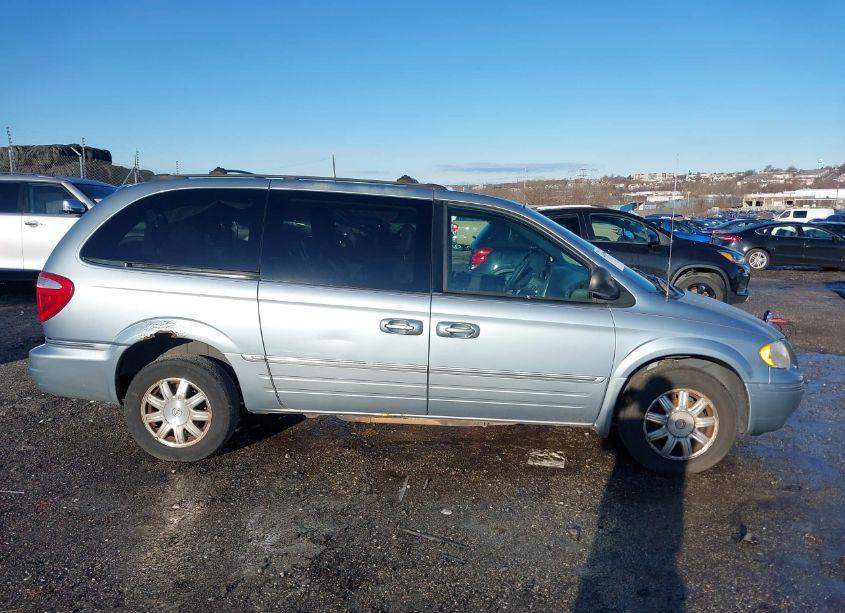 Photo 13 of 2005 Chrysler Town & COUNTRY TOURING (VIN 2C8GP54L45R417533)