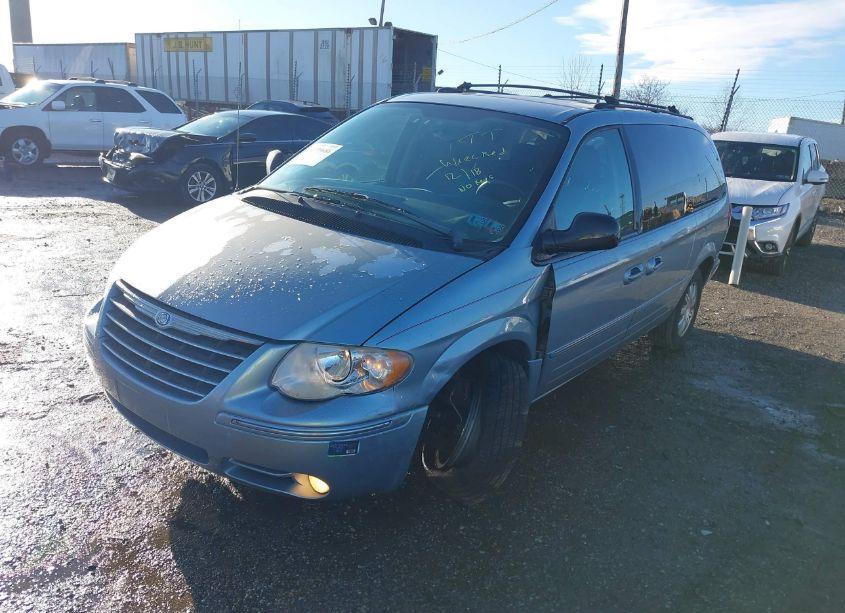 Photo 2 of 2005 Chrysler Town & COUNTRY TOURING (VIN 2C8GP54L45R417533)