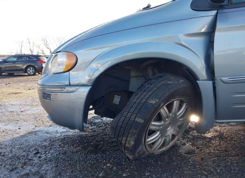 Photo 6 of 2005 Chrysler Town & COUNTRY TOURING (VIN 2C8GP54L45R417533)