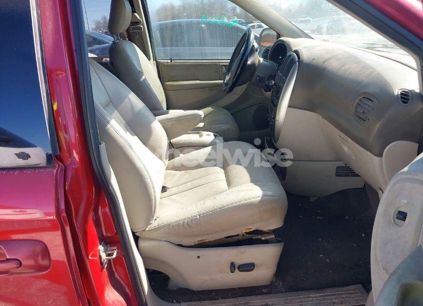 Photo 5 of 2005 Chrysler Town & COUNTRY TOURING (VIN 2C8GP54L65R233842)