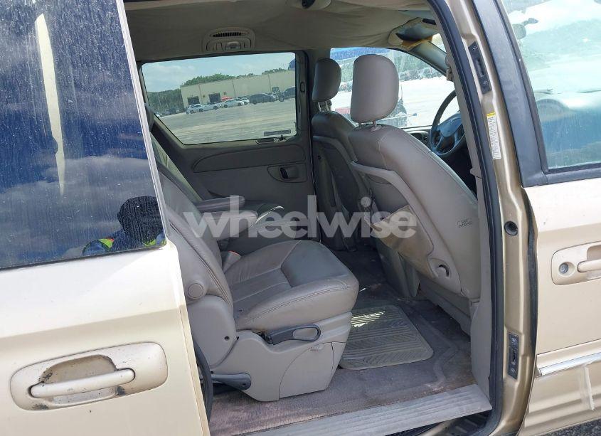 Photo 8 of 2001 Chrysler Town & COUNTRY LXI (VIN 2C8GP54L71R146624)