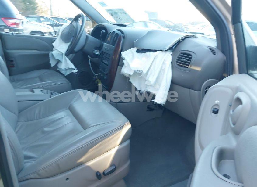 Photo 5 of 2001 Chrysler Town & COUNTRY LXI (VIN 2C8GP54L71R393383)