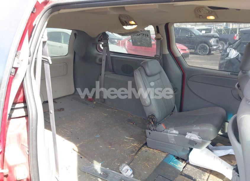 Photo 8 of 2005 Chrysler Town & COUNTRY TOURING (VIN 2C8GP54L75R472591)