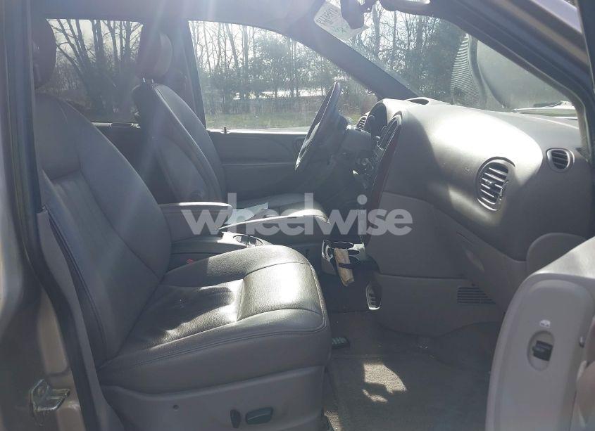 Photo 5 of 2003 Chrysler Town & COUNTRY LXI (VIN 2C8GP54L93R372831)