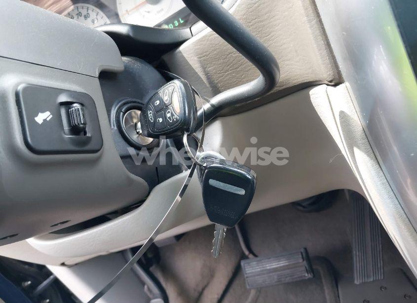 Photo 11 of 2005 Chrysler Town & COUNTRY TOURING (VIN 2C8GP54L95R181669)