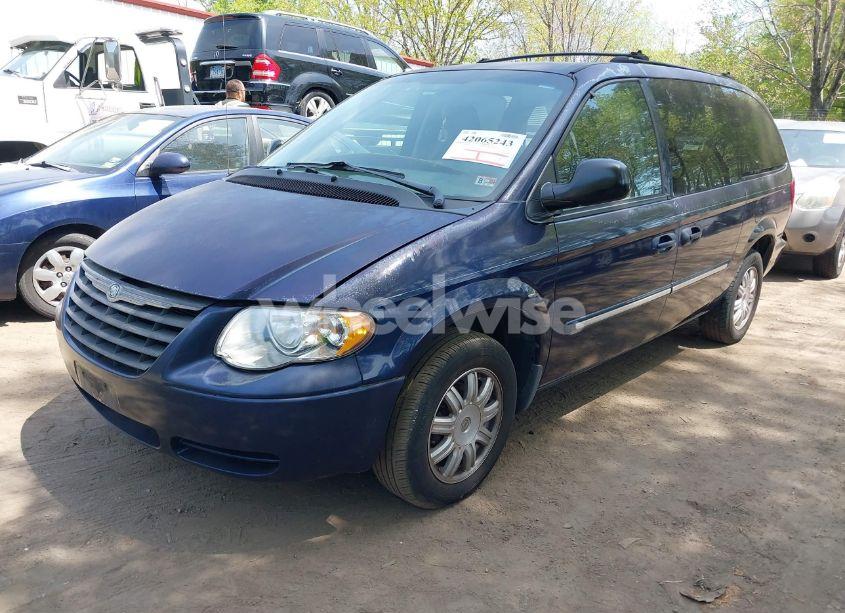 Photo 2 of 2005 Chrysler Town & COUNTRY TOURING (VIN 2C8GP54L95R181669)