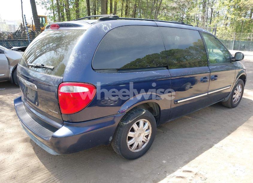 Photo 4 of 2005 Chrysler Town & COUNTRY TOURING (VIN 2C8GP54L95R181669)