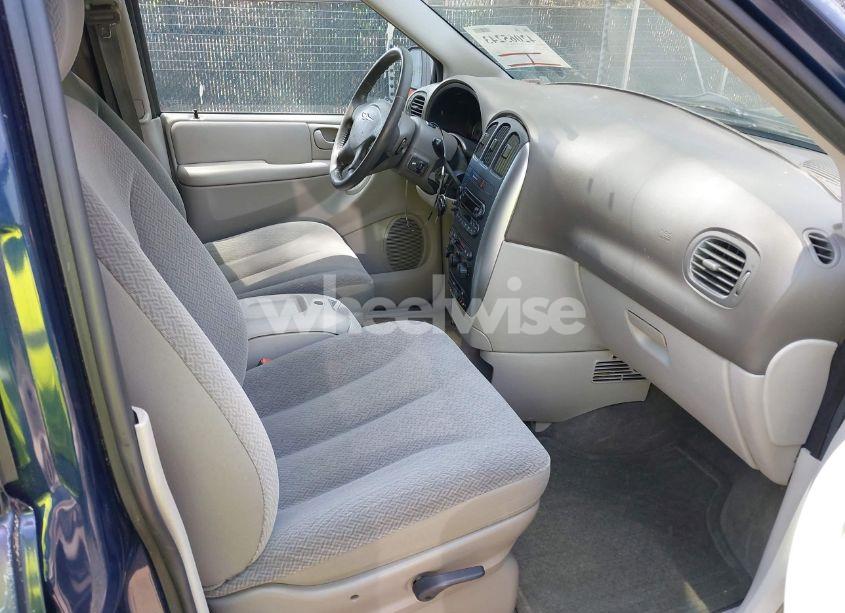 Photo 5 of 2005 Chrysler Town & COUNTRY TOURING (VIN 2C8GP54L95R181669)