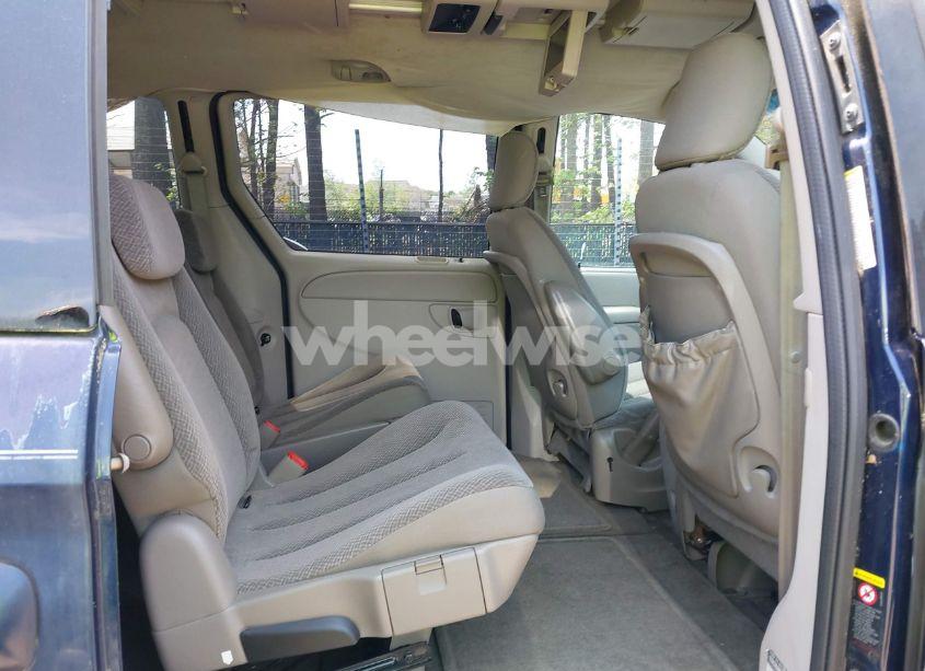 Photo 8 of 2005 Chrysler Town & COUNTRY TOURING (VIN 2C8GP54L95R181669)