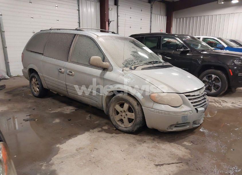 2005 Chrysler Town & COUNTRY TOURING (VIN 2C8GP54L95R372217) main photo