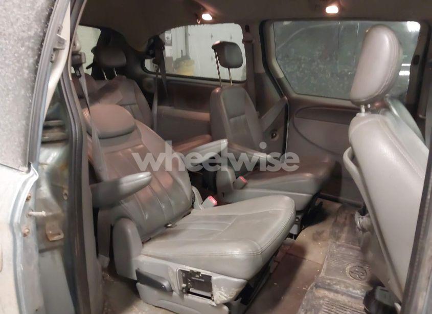 Photo 8 of 2005 Chrysler Town & COUNTRY TOURING (VIN 2C8GP54L95R372217)
