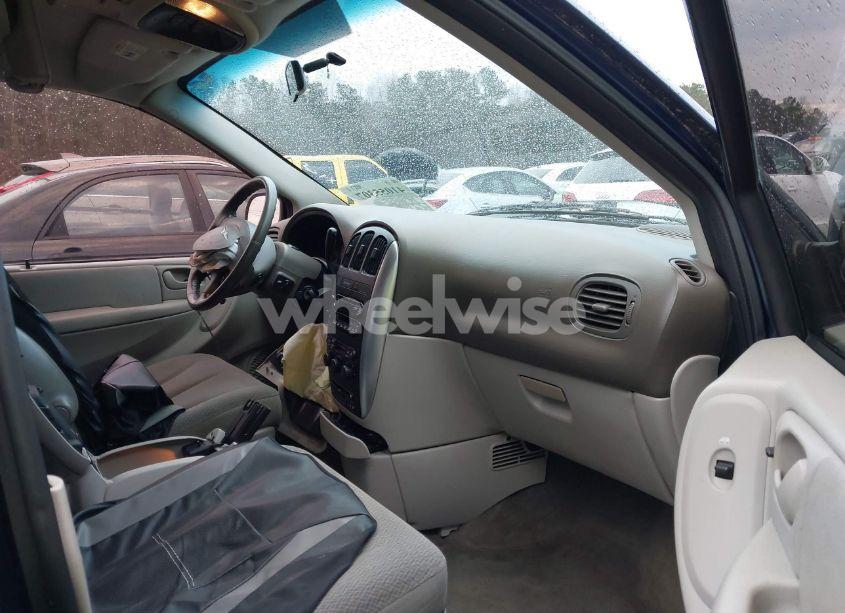 Photo 5 of 2005 Chrysler Town & COUNTRY TOURING (VIN 2C8GP54L95R390667)