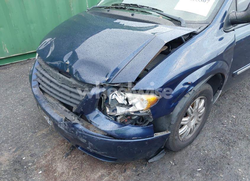 Photo 6 of 2005 Chrysler Town & COUNTRY TOURING (VIN 2C8GP54L95R390667)