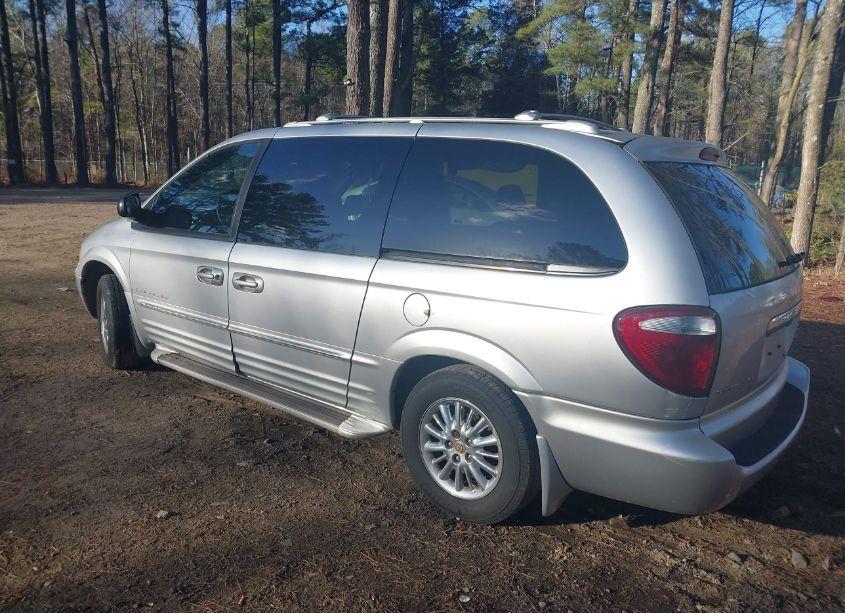 Photo 3 of 2001 Chrysler Town & COUNTRY LIMITED (VIN 2C8GP64L01R256890)