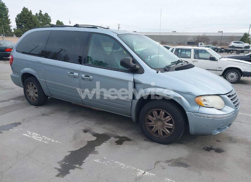 2005 Chrysler Town & COUNTRY LIMITED (VIN 2C8GP64L05R319265) main photo