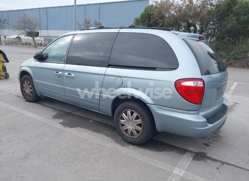 Photo 3 of 2005 Chrysler Town & COUNTRY LIMITED (VIN 2C8GP64L05R319265)