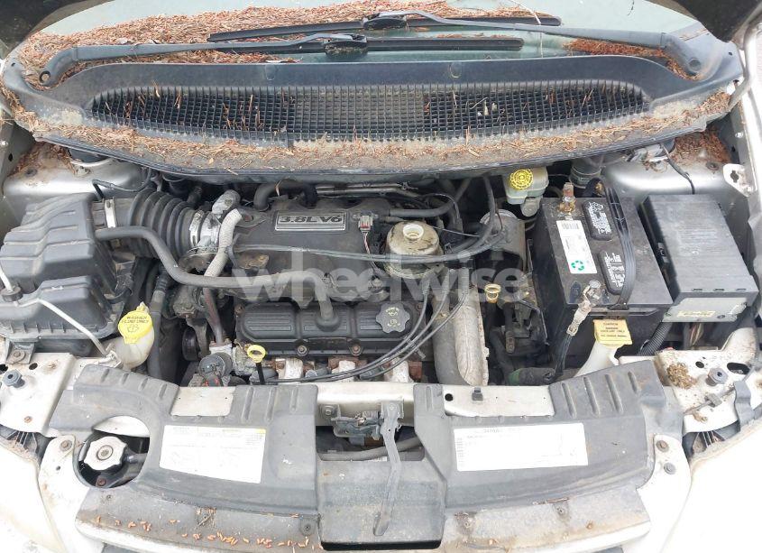 Photo 10 of 2005 Chrysler Town & COUNTRY LIMITED (VIN 2C8GP64L05R551848)