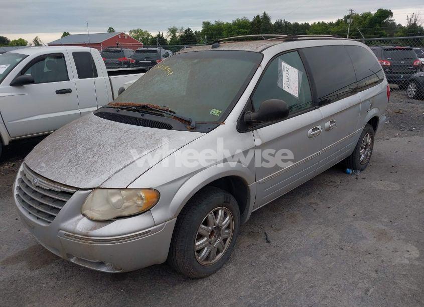 Photo 2 of 2005 Chrysler Town & COUNTRY LIMITED (VIN 2C8GP64L05R551848)