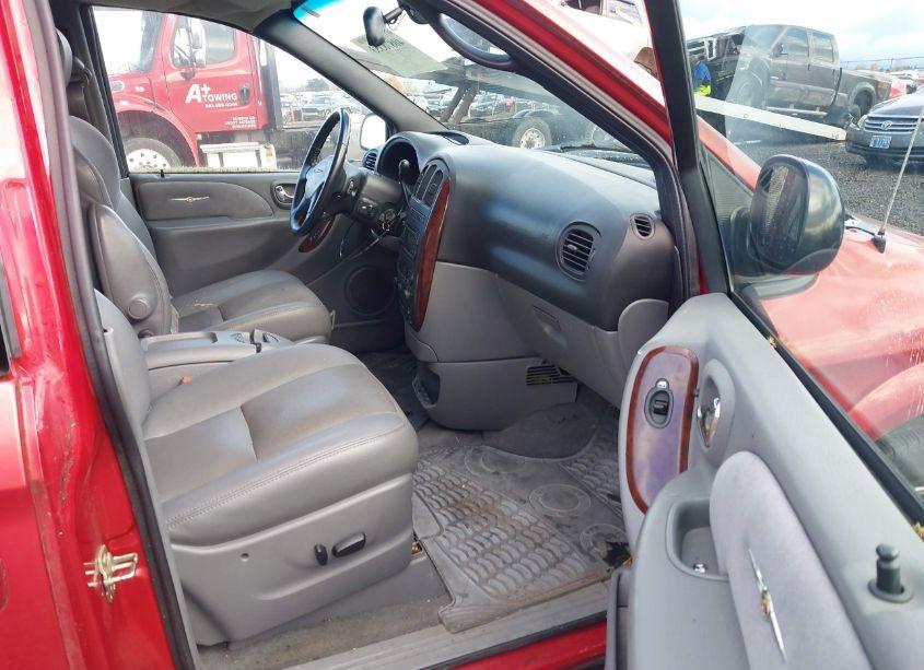 Photo 5 of 2004 Chrysler Town & COUNTRY LIMITED (VIN 2C8GP64L14R521420)