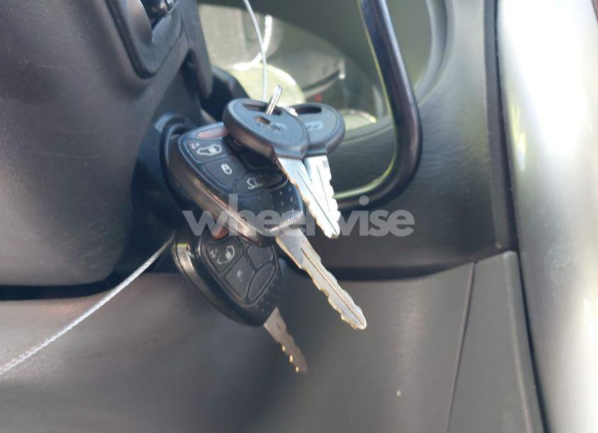 Photo 11 of 2005 Chrysler Town & COUNTRY LIMITED (VIN 2C8GP64L15R470826)