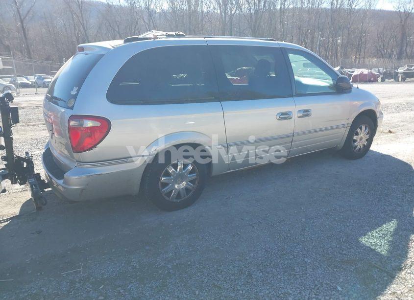 Photo 4 of 2005 Chrysler Town & COUNTRY LIMITED (VIN 2C8GP64L15R470826)