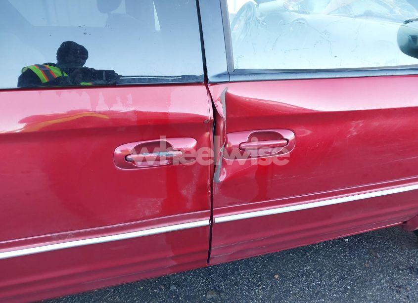 Photo 12 of 2004 Chrysler Town & COUNTRY LIMITED (VIN 2C8GP64L24R521331)