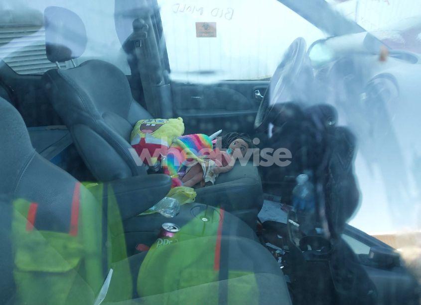 Photo 5 of 2004 Chrysler Town & COUNTRY LIMITED (VIN 2C8GP64L24R521331)