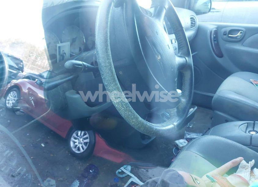 Photo 7 of 2004 Chrysler Town & COUNTRY LIMITED (VIN 2C8GP64L24R521331)