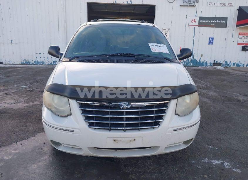Photo 12 of 2005 Chrysler Town & COUNTRY LIMITED (VIN 2C8GP64L25R161995)
