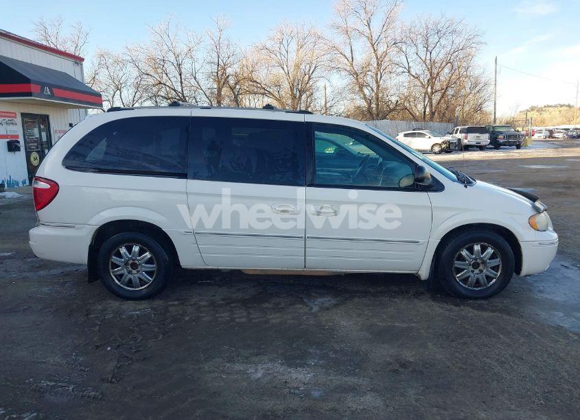Photo 13 of 2005 Chrysler Town & COUNTRY LIMITED (VIN 2C8GP64L25R161995)