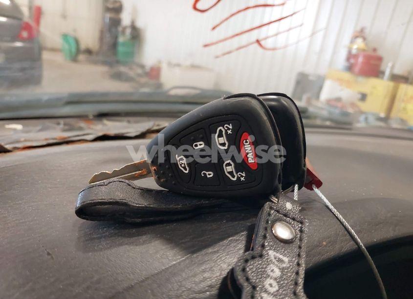 Photo 11 of 2005 Chrysler Town & COUNTRY LIMITED (VIN 2C8GP64L25R304363)