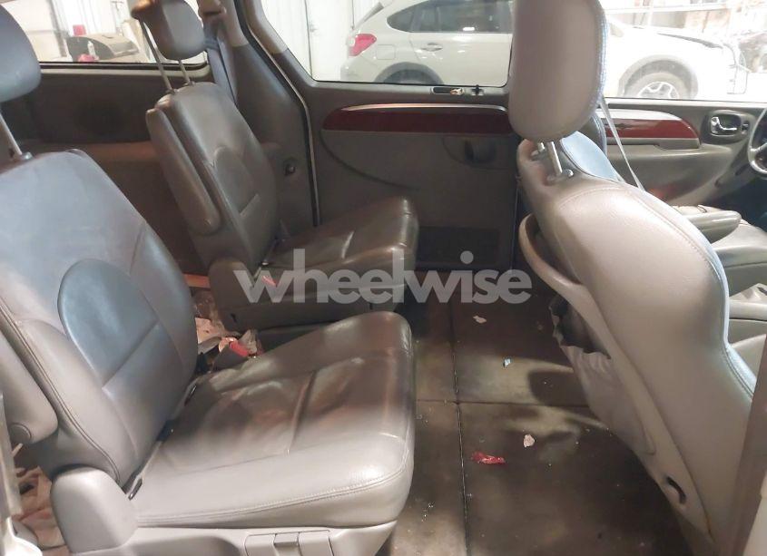 Photo 8 of 2005 Chrysler Town & COUNTRY LIMITED (VIN 2C8GP64L25R304363)