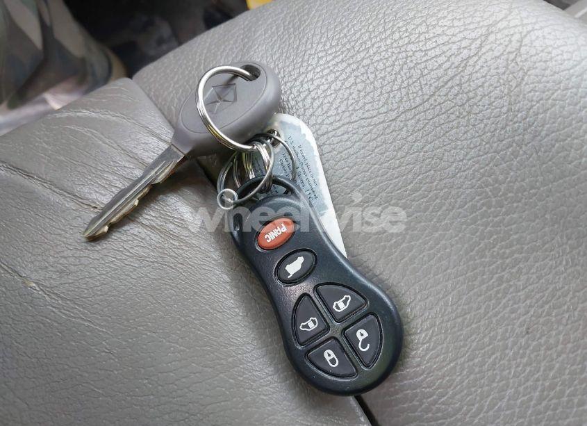 Photo 11 of 2002 Chrysler Town & COUNTRY LIMITED (VIN 2C8GP64L32R797370)