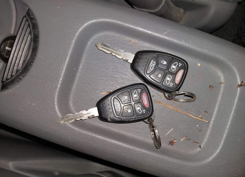 Photo 11 of 2004 Chrysler Town & COUNTRY LIMITED (VIN 2C8GP64L34R620384)