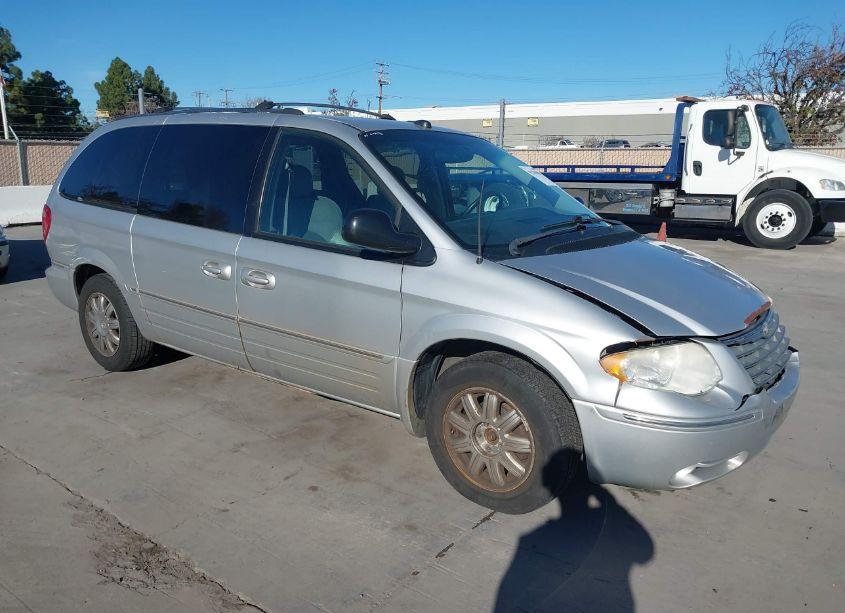 2005 Chrysler Town & COUNTRY LIMITED (VIN 2C8GP64L35R277755) main photo