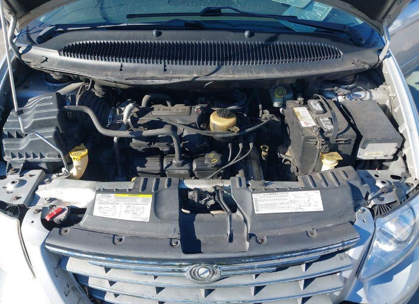 Photo 10 of 2005 Chrysler Town & COUNTRY LIMITED (VIN 2C8GP64L35R277755)