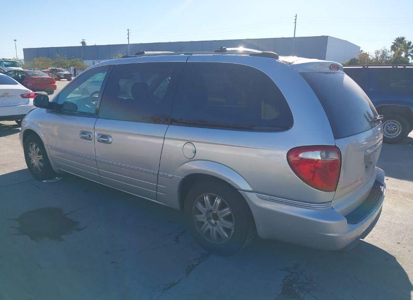 Photo 3 of 2005 Chrysler Town & COUNTRY LIMITED (VIN 2C8GP64L35R277755)