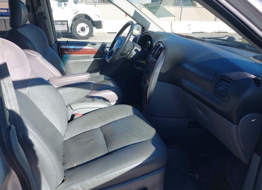 Photo 5 of 2005 Chrysler Town & COUNTRY LIMITED (VIN 2C8GP64L35R277755)