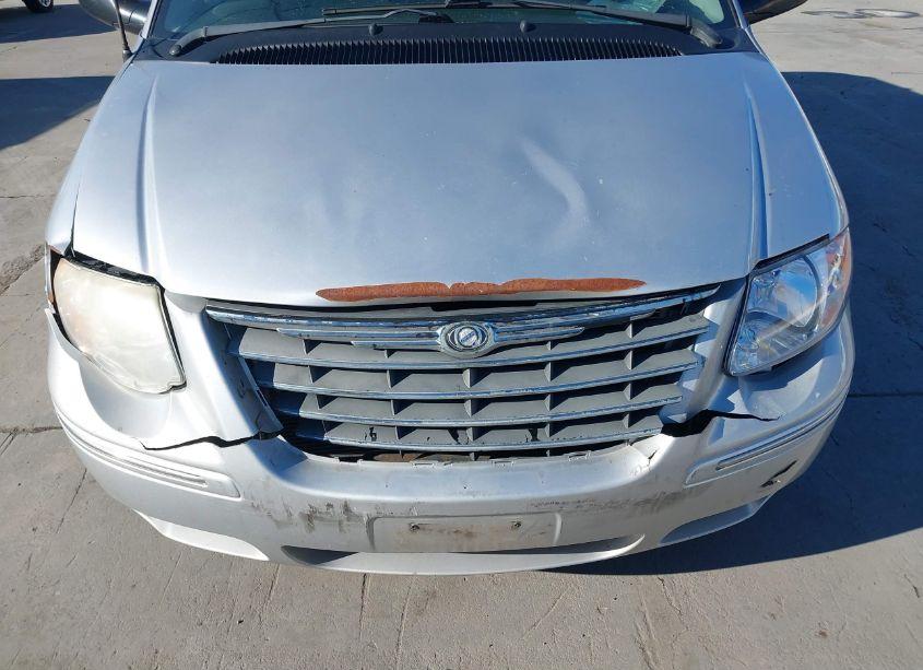 Photo 6 of 2005 Chrysler Town & COUNTRY LIMITED (VIN 2C8GP64L35R277755)