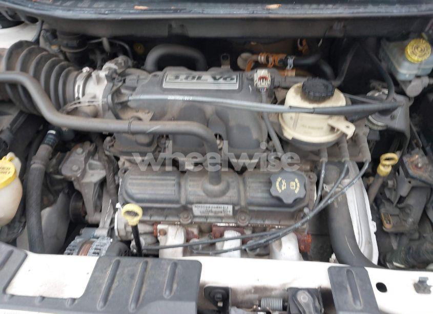 Photo 10 of 2005 Chrysler Town & COUNTRY LIMITED (VIN 2C8GP64L45R187210)